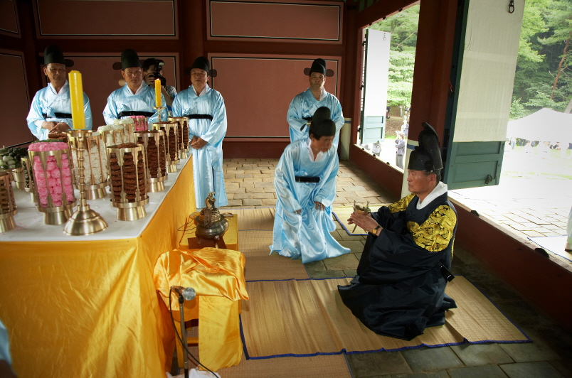 잔을 올림
